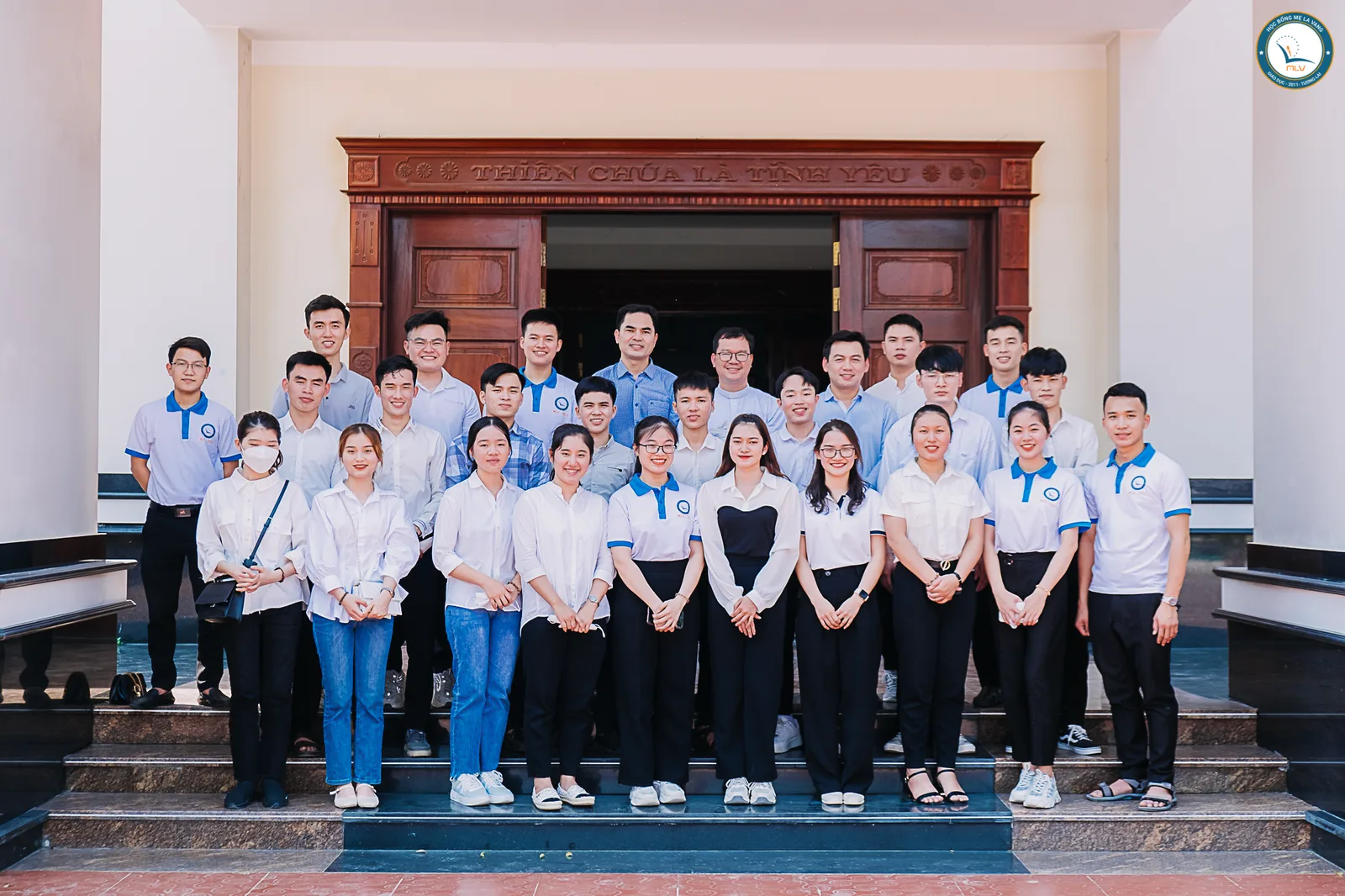 LINH MỤC PHÊRÔ TRẦN QUÂN DÂNG THÁNH LỄ TẠ ƠN - TẠI ĐỀN THÁNH AN TÔN TRẠI GÁO.