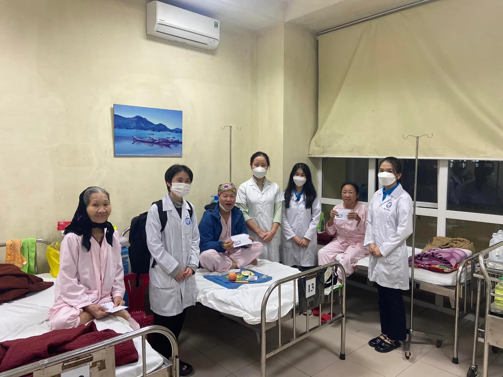 VISITING PATIENTS AND PRESENTING GIFTS